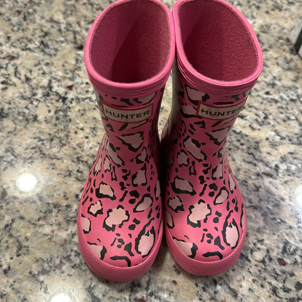 Kids size 4, Hunter pink leopard boots,barely worn like new!